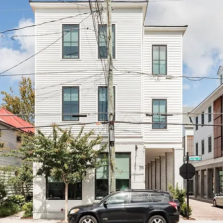 The Azalea Suite At 124 Spring Charleston Exterior photo